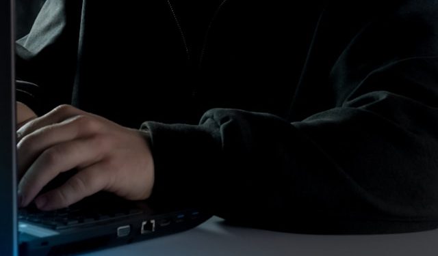 hacker en un ordenador